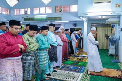 tyt 19-6-6 Solat Jumaat di Masjid Al-Hidayah, Kampung Chabau, Asahan 2