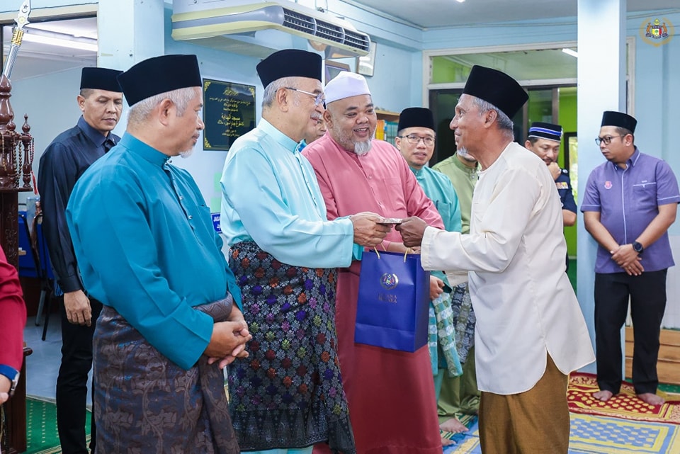 Solat Jumaat di Masjid Al-Hidayah, Kampung Chabau, Asahan 3