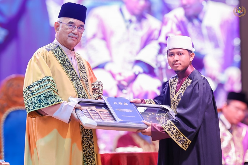 Perasmian Majlis Konvokesyen Khatam Hafazan Al-Quran dan Anugerah Kecemerlangan Pelajar Kolej Al-Quran Sayyidina Ali Kali Ke-12 4