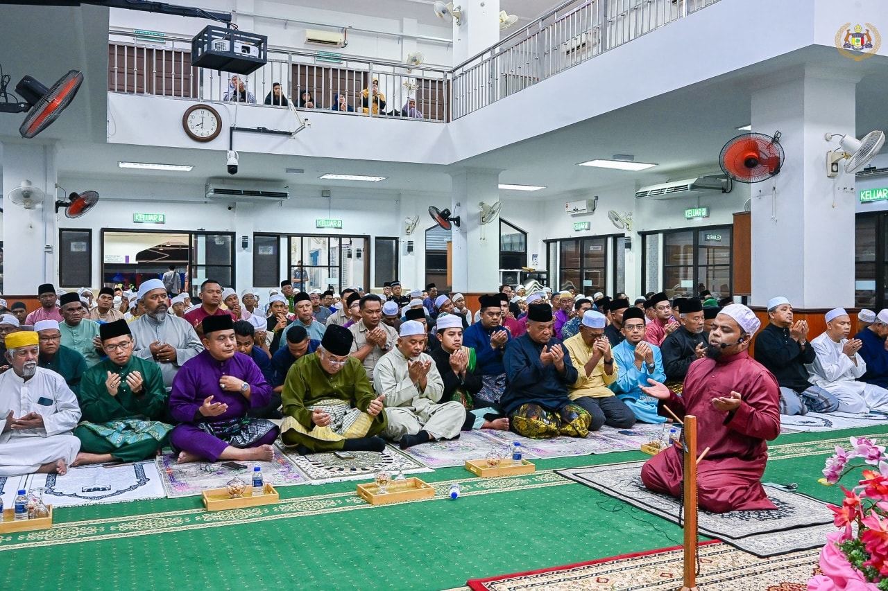 Yang di-Pertua Negeri Melaka menghadiri Majlis Sambutan Hari Asyura dan Menyantuni Anak-Anak Yatim Peringkat Negeri Melaka Tahun 1447H / 2025M