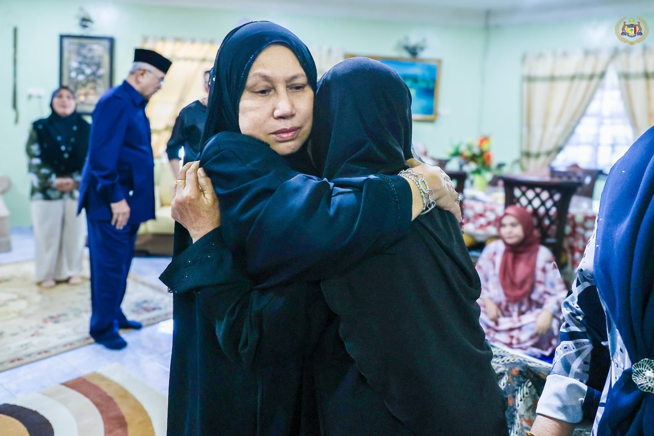 Yang di-Pertua Negeri Melaka dan YABhg. Toh Puan Datuk Wira (Dr.) Hajah Asmah binti Ab Rahman menziarahi dan memberi penghormatan terakhir kepada Allahyarham Haji Nordin bin Marman