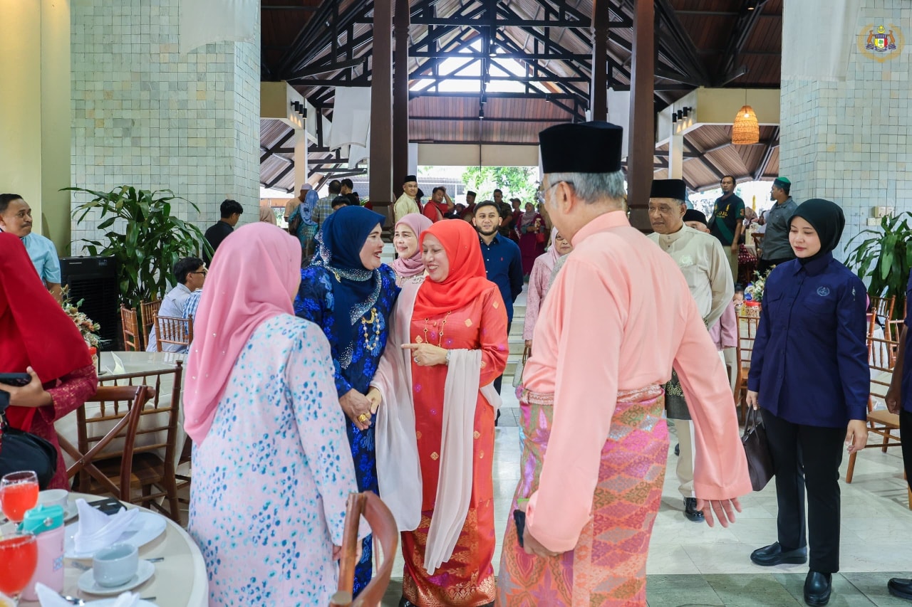 Majlis Perkahwinan Inspektor Nurul Izwani Dirai Bersama Kehadiran TYT Yang di-Pertua Negeri Melaka dan YABhg. Toh Puan 1