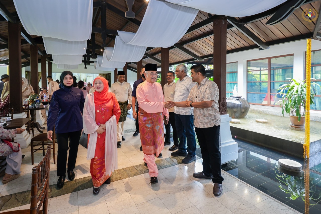 Majlis Perkahwinan Inspektor Nurul Izwani Dirai Bersama Kehadiran TYT Yang di-Pertua Negeri Melaka dan YABhg. Toh Puan 1