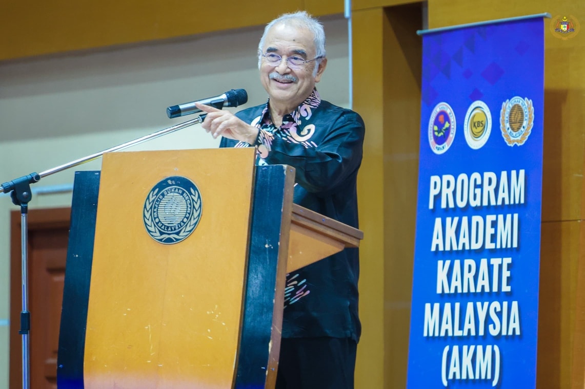 Yang di-Pertua Negeri Melaka mengadakan lawatan ke Program Akademi Karate Malaysia