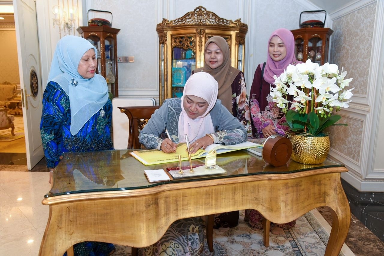 Kunjungan Hormat daripada YBhg. Datin Rushaslinda Binti Muhammad, Pengerusi Persatuan Suri dan Anggota Wanita Perkhidmatan Awam Malaysia ( PUSPANITA )
