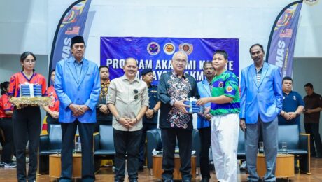 Yang di-Pertua Negeri Melaka mengadakan lawatan ke Program Akademi Karate Malaysia