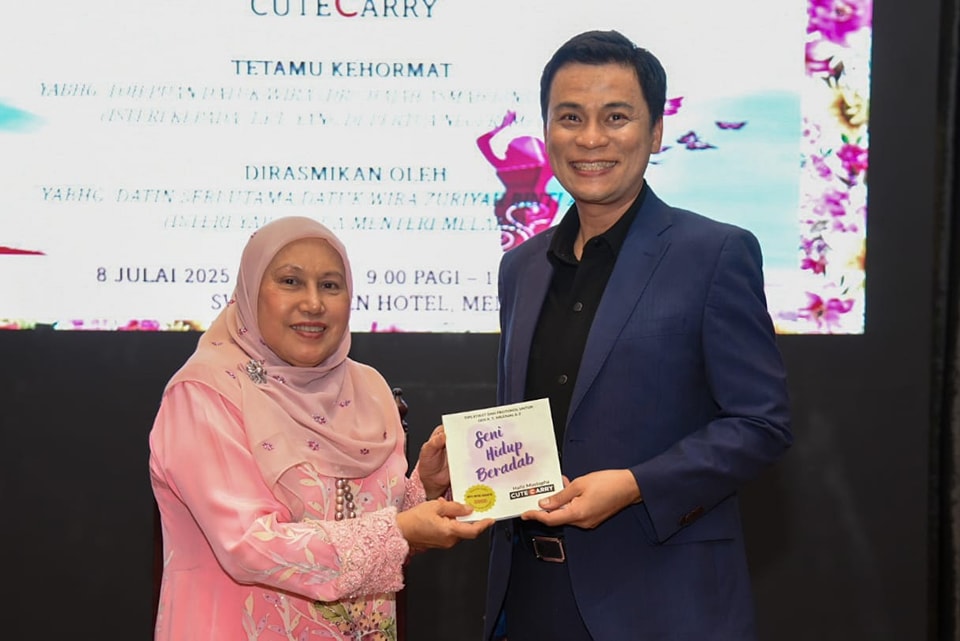 YABhg. Toh Puan Hadiri Seminar Wanita Anggun Anjuran NCWO Melaka