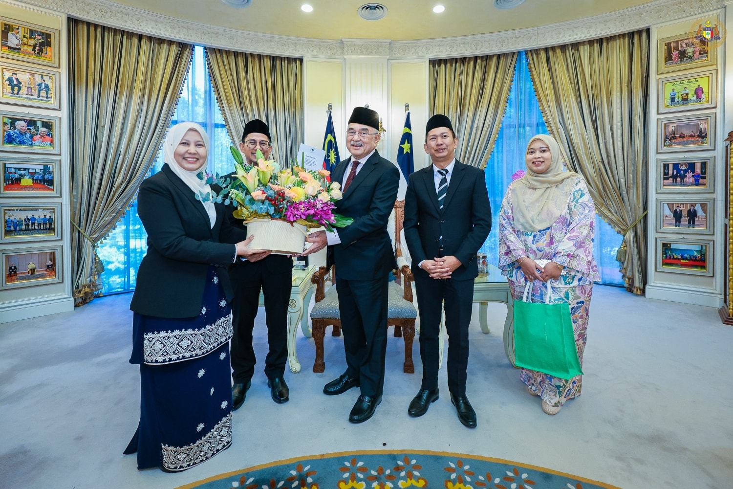 Kunjung Hormat daripada Puan Mariati binti Che Omar dan Encik Mahamad Farizan Bin Mahamad