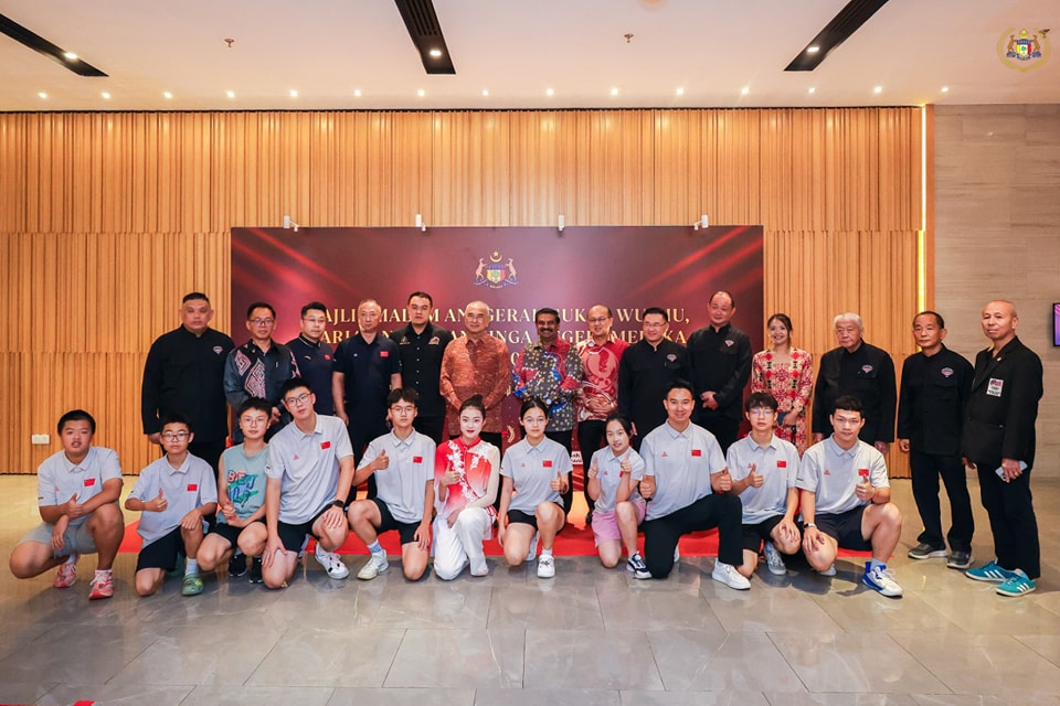 Yang di-Pertua Negeri Melaka menyempurnakan Perasmian Majlis Makan Malam Anugerah Sukan Wushu, Tarian Naga dan Singa Negeri Melaka.