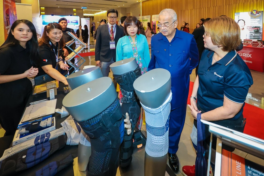 Yang di-Pertua Negeri Melaka menyempurnakan perasmian Majlis Pelancaran Persidangan Kongres Perubatan Geriatrik Malaysia (MCGM 2025)