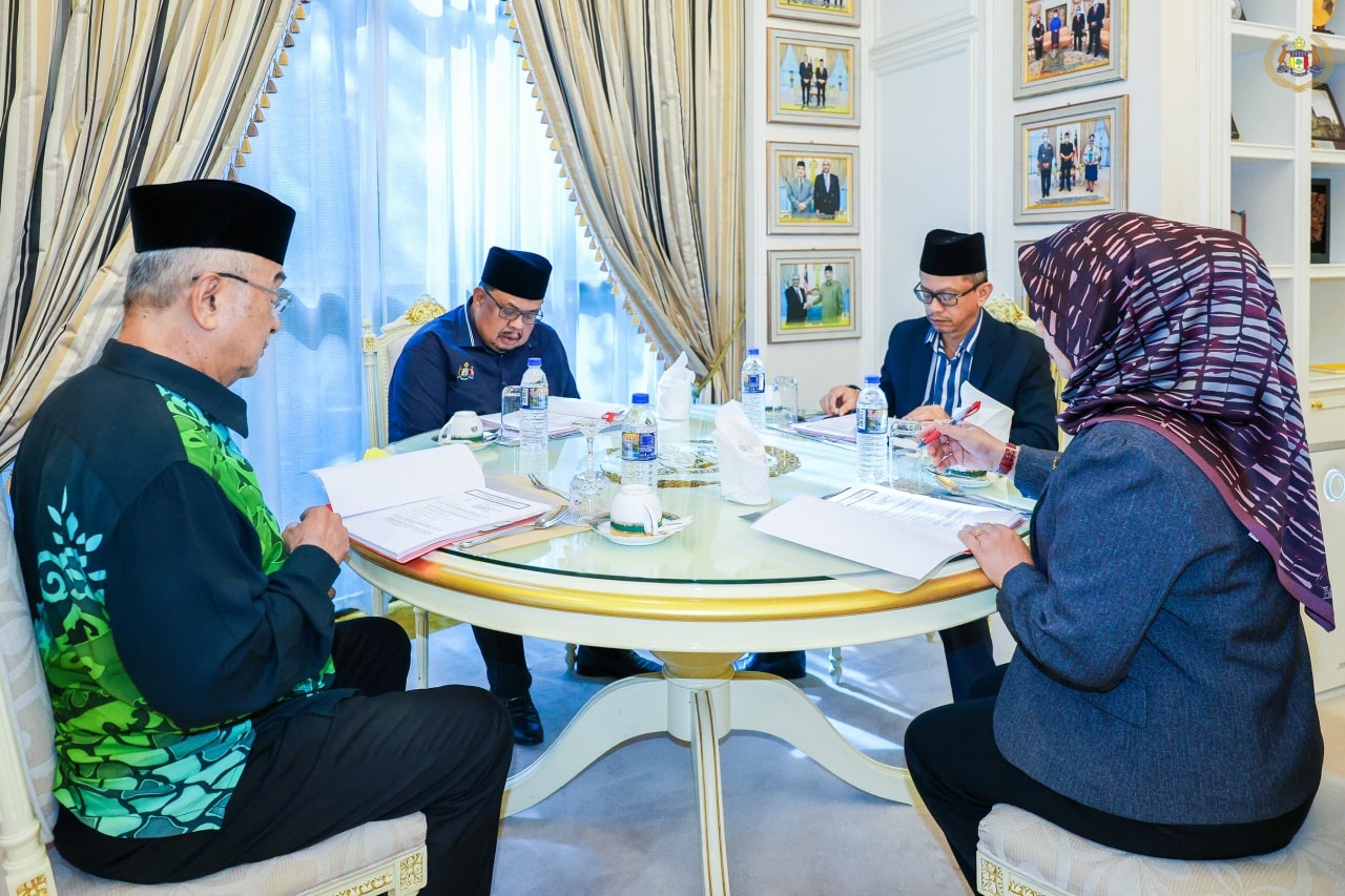 Yang di-Pertua Negeri Melaka hadir ke Mesyuarat Yayasan Tuan Terutama (TYT)