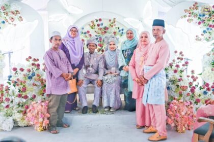 529167990_1222381166568874_7670991272248188166_n YABhg. Toh Puan Datuk Wira (Dr.) Hajah Asmah binti Ab Rahman hadir memeriahkan Majlis Perkahwinan anak perempuan Encik Sarman bin Saring dan Puan Lillah binti Baba