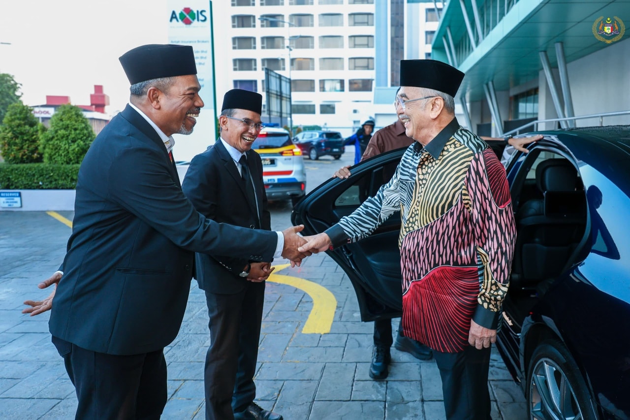 Yang di-Pertua Negeri Melaka mengadakan Lawatan ke Media Mulia Sdn. Bhd.